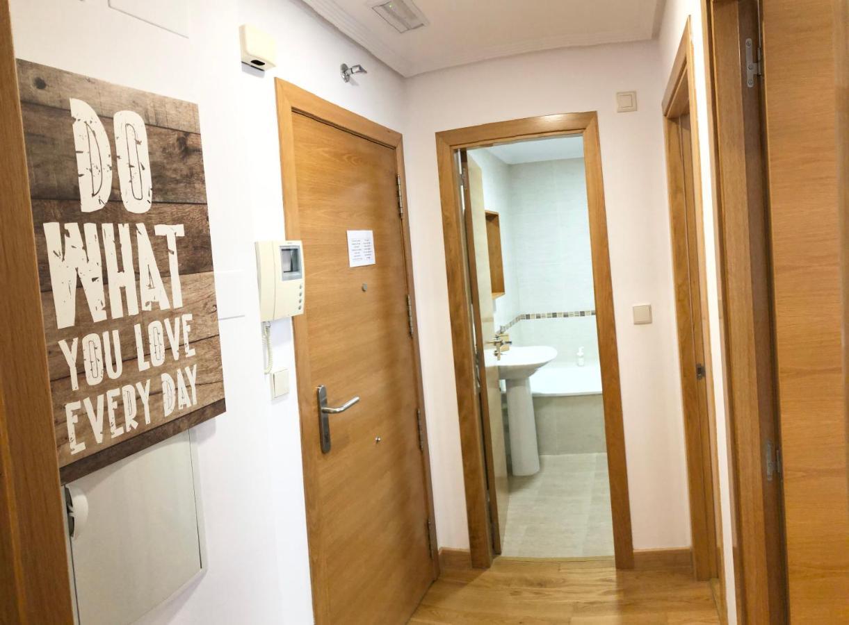 カストロ・ウルディアレスApartamento 2 Centrico Garaje Wi-Fi Para Trabajarアパートメント エクステリア 写真
